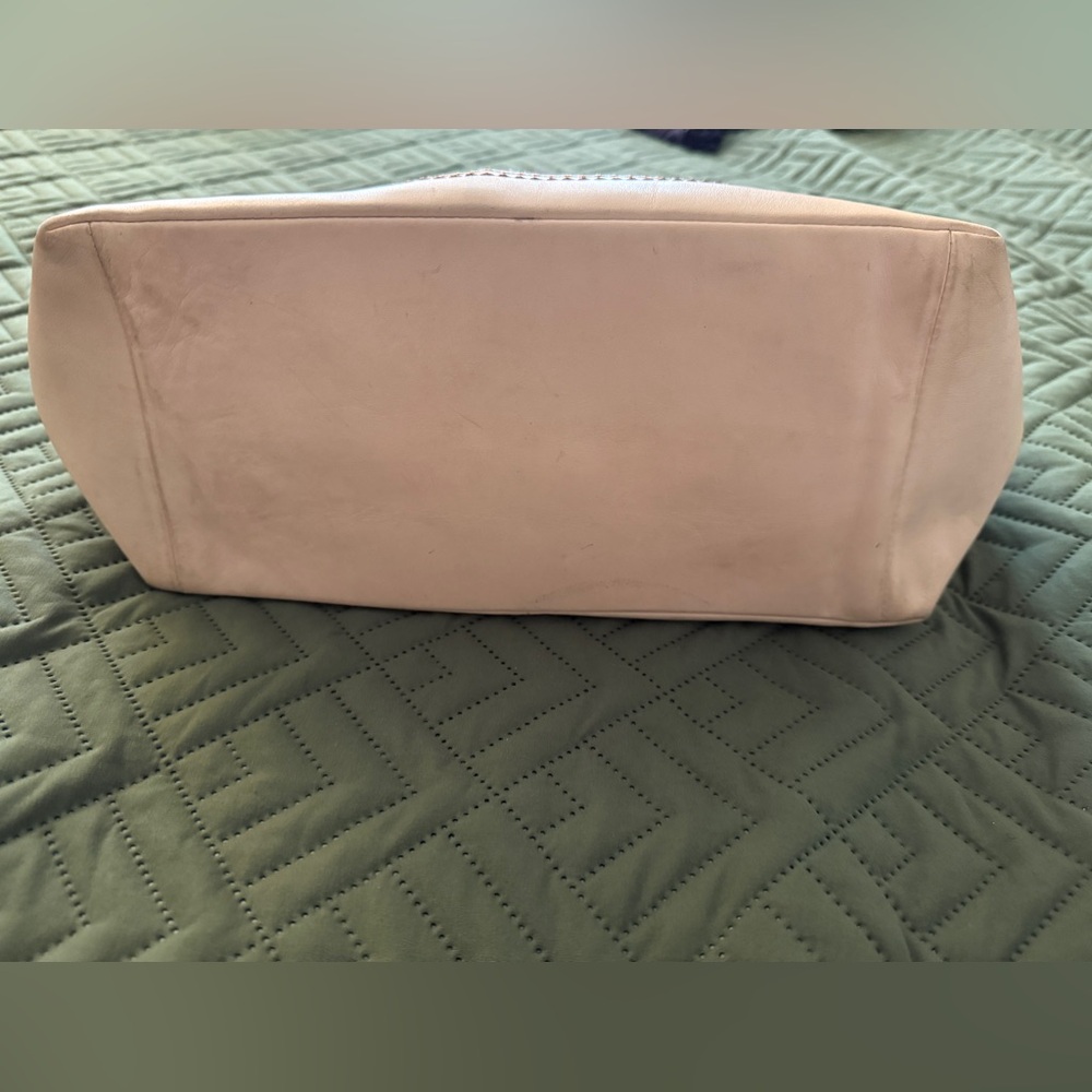 Very Good Condition, Coach Legacy Signature Bone & White Canvas/Leather Handbag - Picture 3 of 6